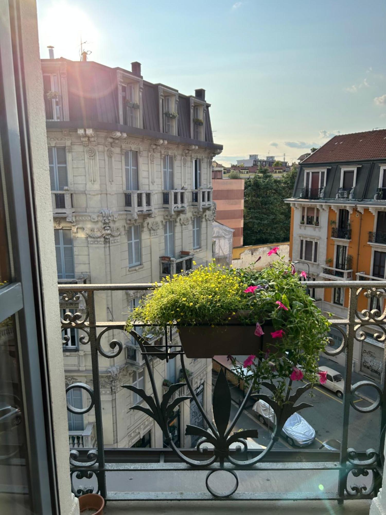 Easy Isola, For An Easy Stay Milano Exteriör bild