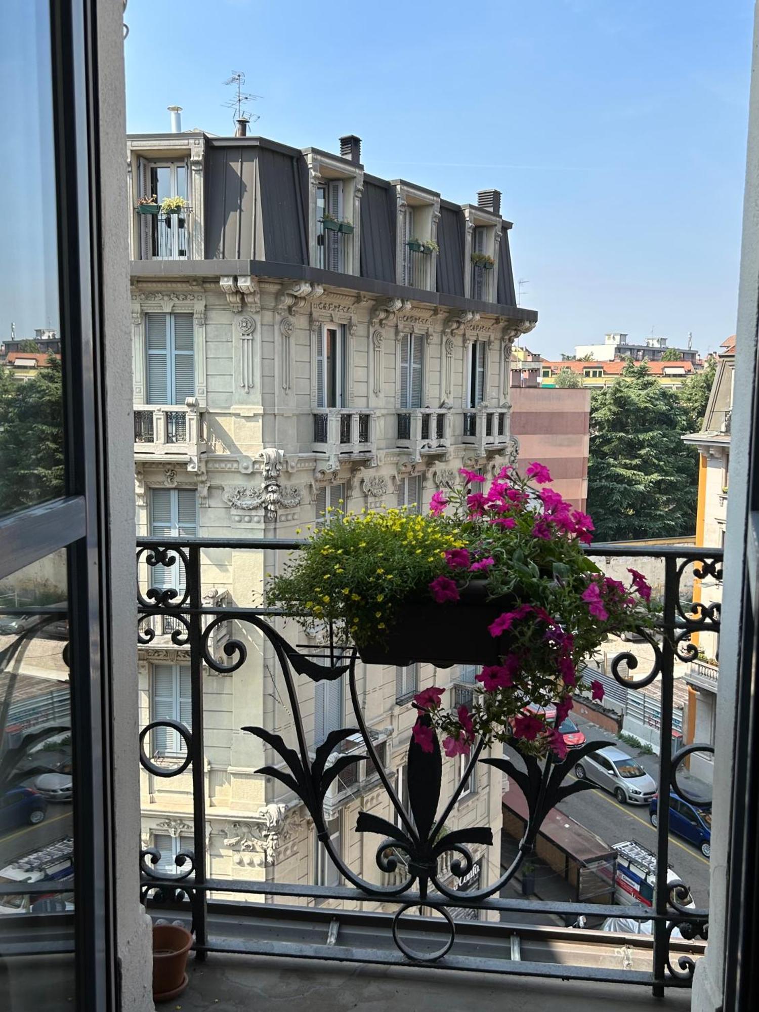 Easy Isola, For An Easy Stay Milano Exteriör bild