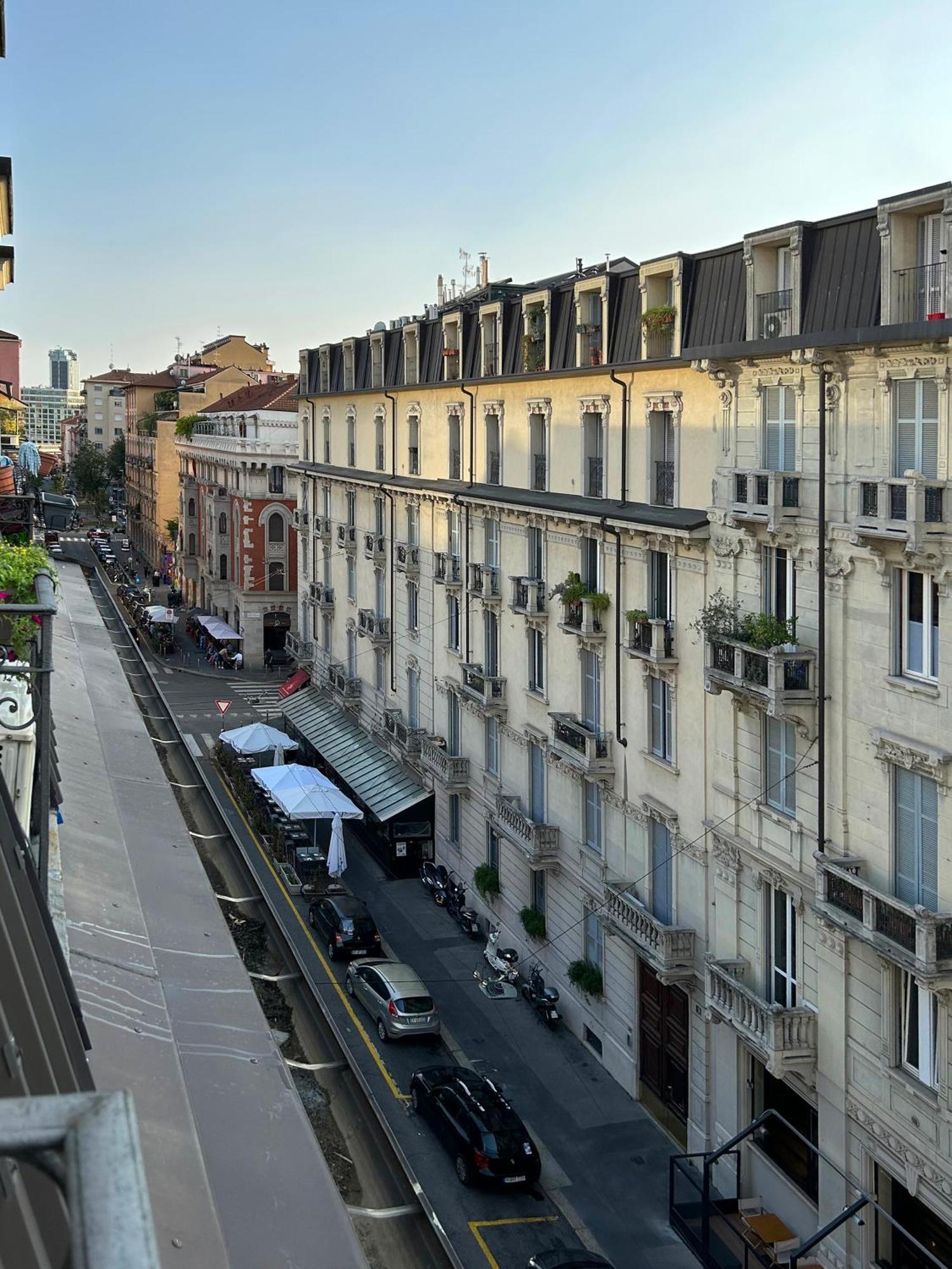 Easy Isola, For An Easy Stay Milano Exteriör bild